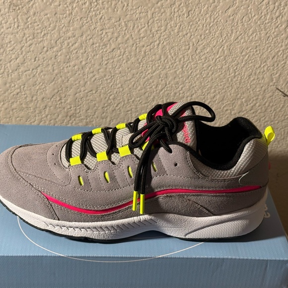Easy Spirit’s Romy  Gray and Pink Athletic Shoes with Vibrant Accents - Picture 3 of 8